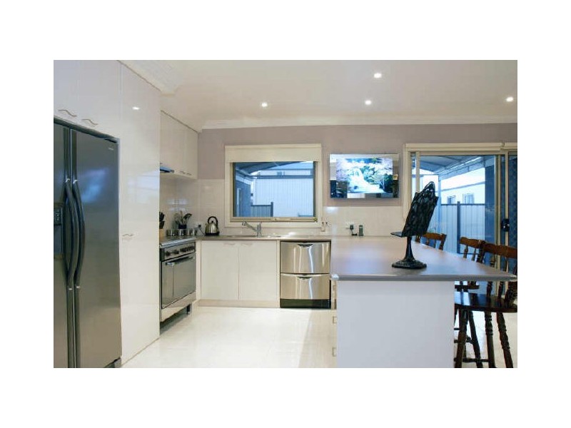 8 Bakker Place, Maffra VIC 3860