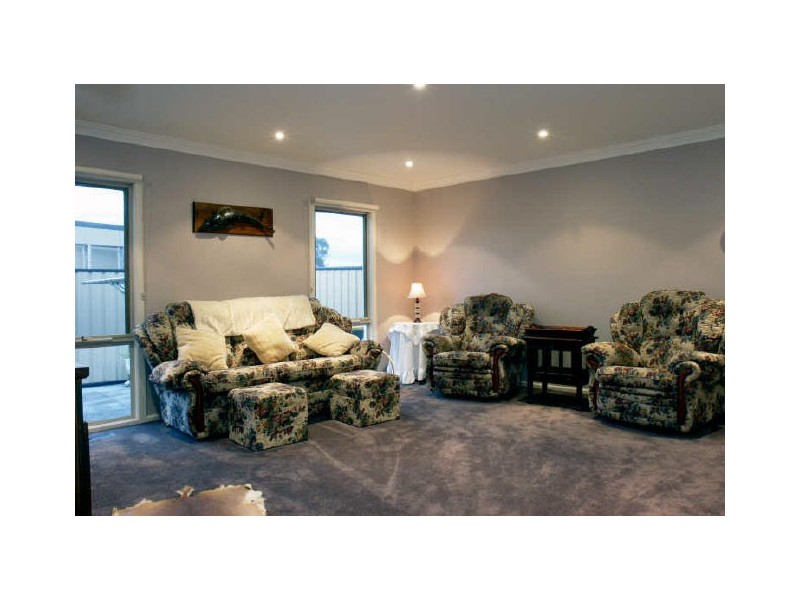 8 Bakker Place, Maffra VIC 3860