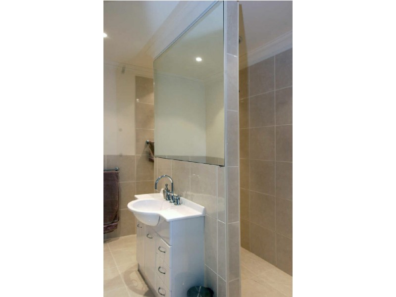 8 Bakker Place, Maffra VIC 3860