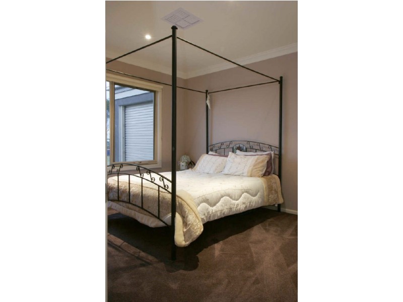 8 Bakker Place, Maffra VIC 3860