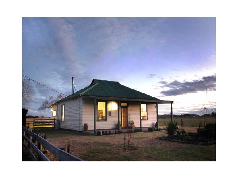 32 Vardy’s Road, Riverslea VIC 3860