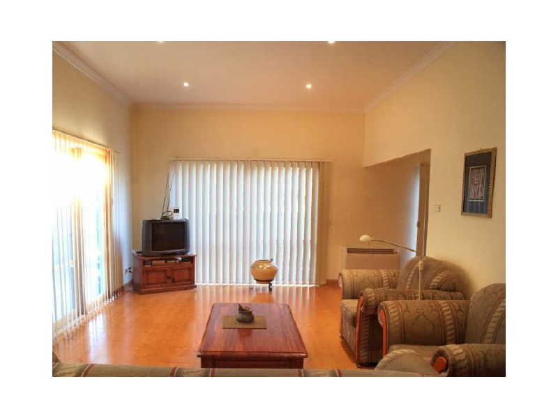 36 Stratford Rd, Maffra VIC 3860