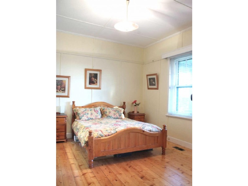 36 Stratford Rd, Maffra VIC 3860