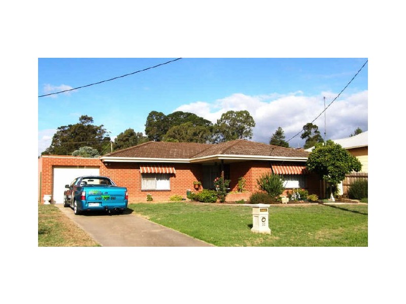 32 Edward Street, Maffra VIC 3860