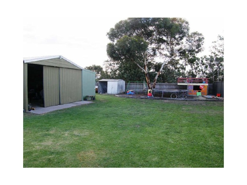 21 Davis Street, Maffra VIC 3860