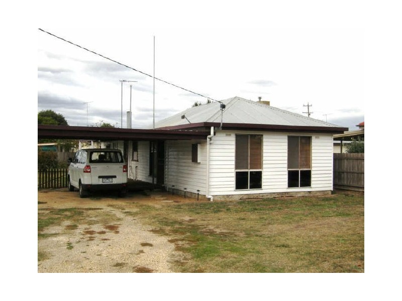 104 Powerscourt Street, Maffra VIC 3860
