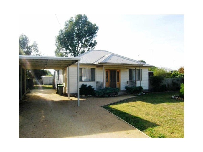 12 Blyth Street, Maffra VIC 3860