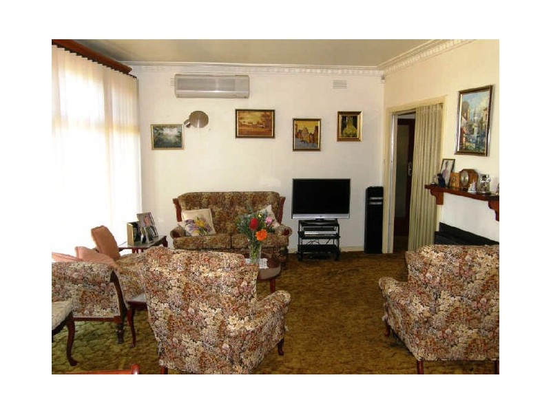 16 Alfred Street, Maffra VIC 3860