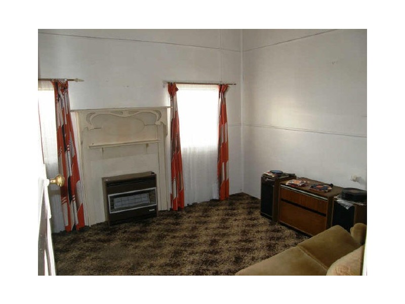 84 Knight St, Maffra VIC 3860