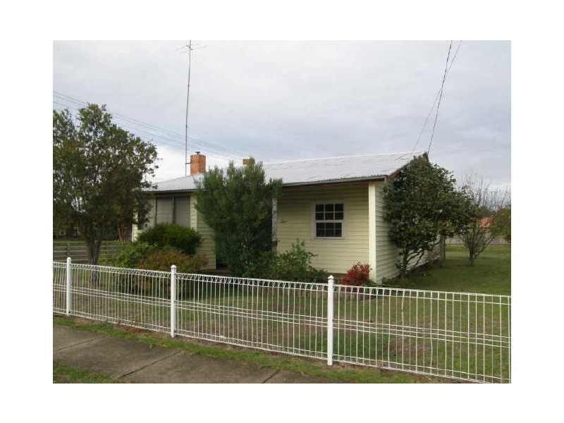 84 Knight St, Maffra VIC 3860