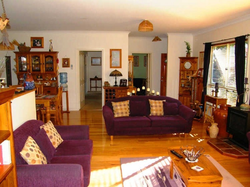 10 Charles Street, Maffra VIC 3860