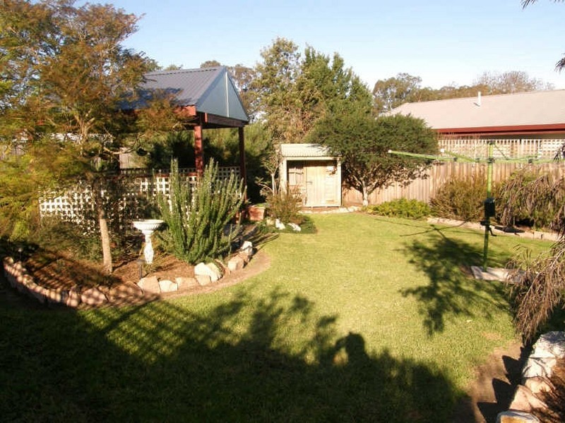 10 Charles Street, Maffra VIC 3860