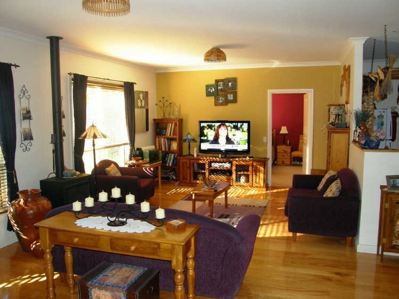 10 Charles Street, Maffra VIC 3860