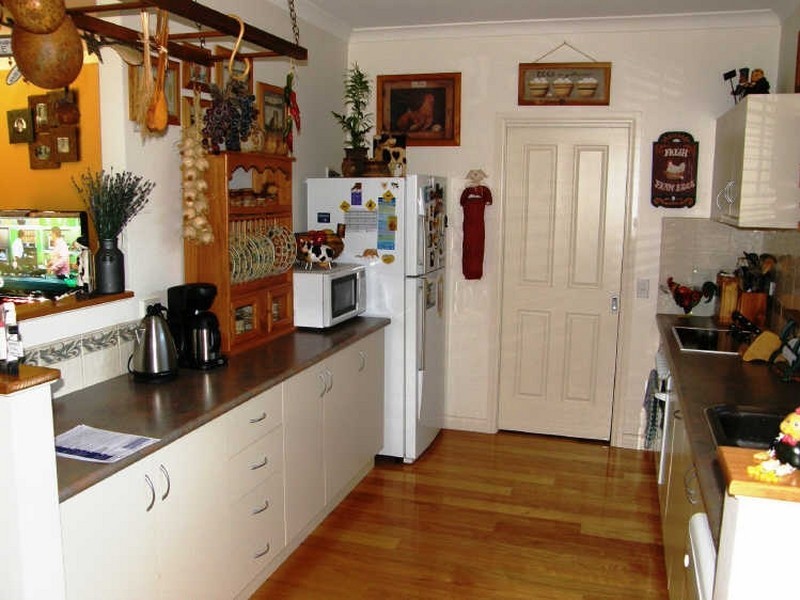 10 Charles Street, Maffra VIC 3860