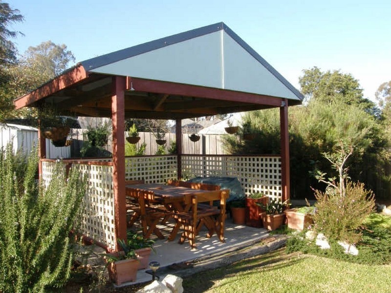 10 Charles Street, Maffra VIC 3860