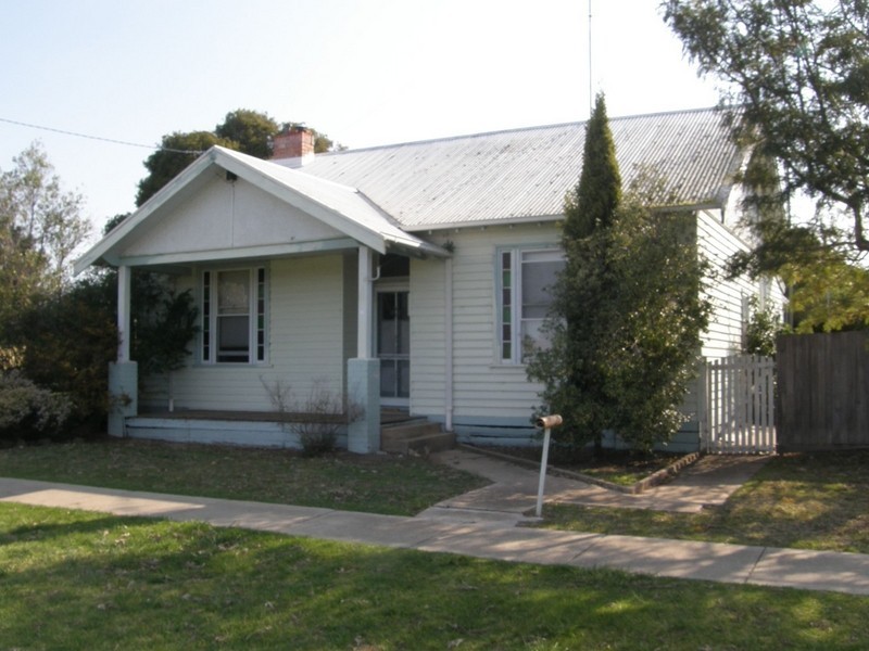 69 Powerscourt Street, Maffra VIC 3860