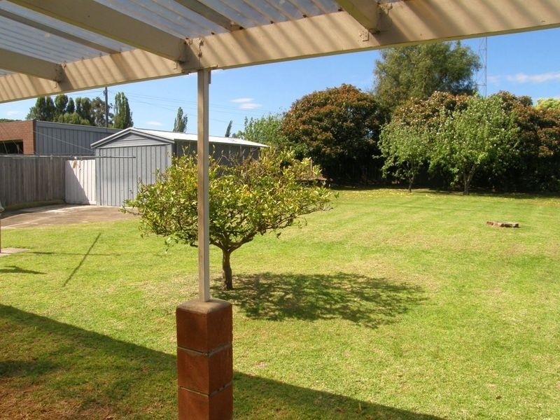 4 Parkinson Street, Maffra VIC 3860