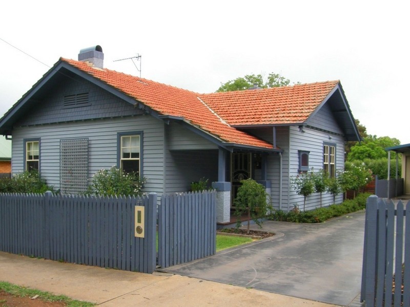 27 Foster Street, Maffra VIC 3860