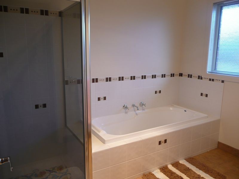 19 Cedarwood Drive, Maffra VIC 3860