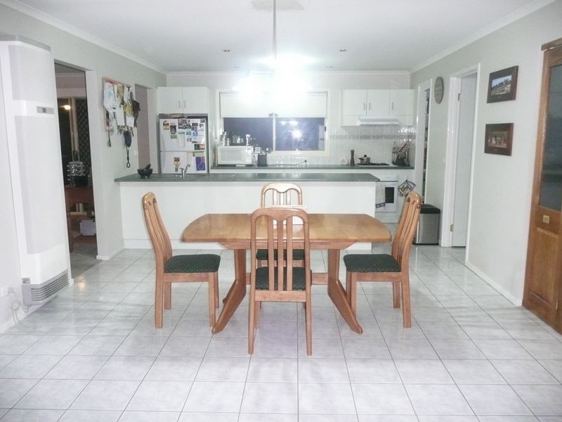 10 Cedarwood Drive, Maffra VIC 3860