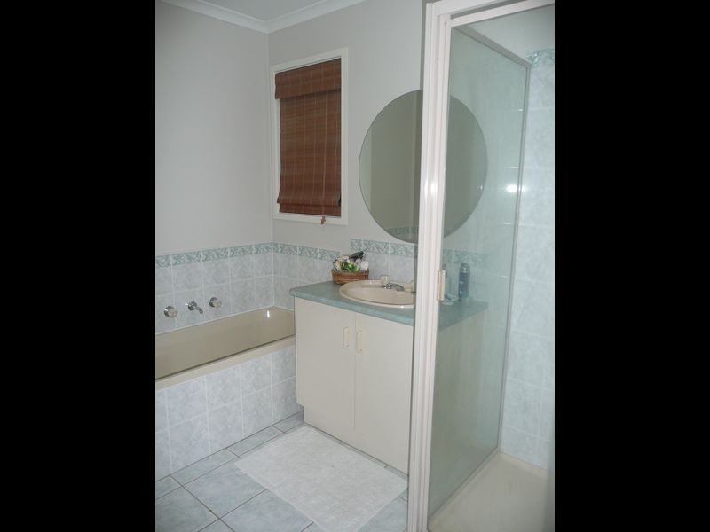 10 Cedarwood Drive, Maffra VIC 3860