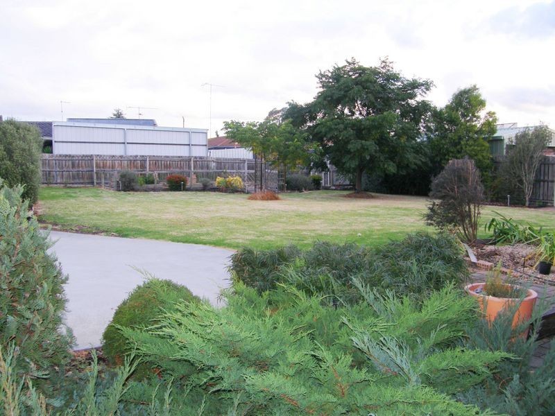 10 Cedarwood Drive, Maffra VIC 3860