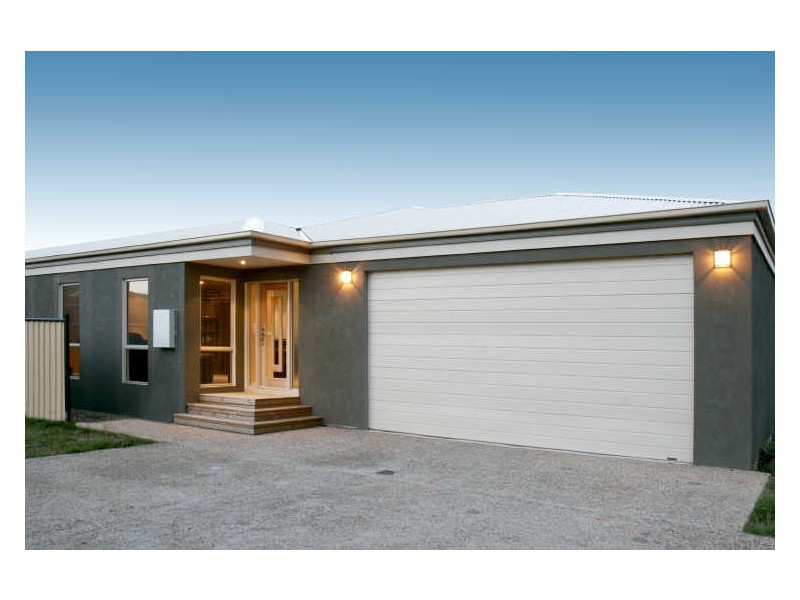 8 Bakker Place, Maffra VIC 3860