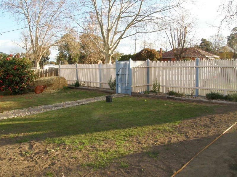 4 Edward Street, Maffra VIC 3860