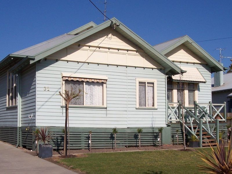 32 Carpenter Street, Maffra VIC 3860