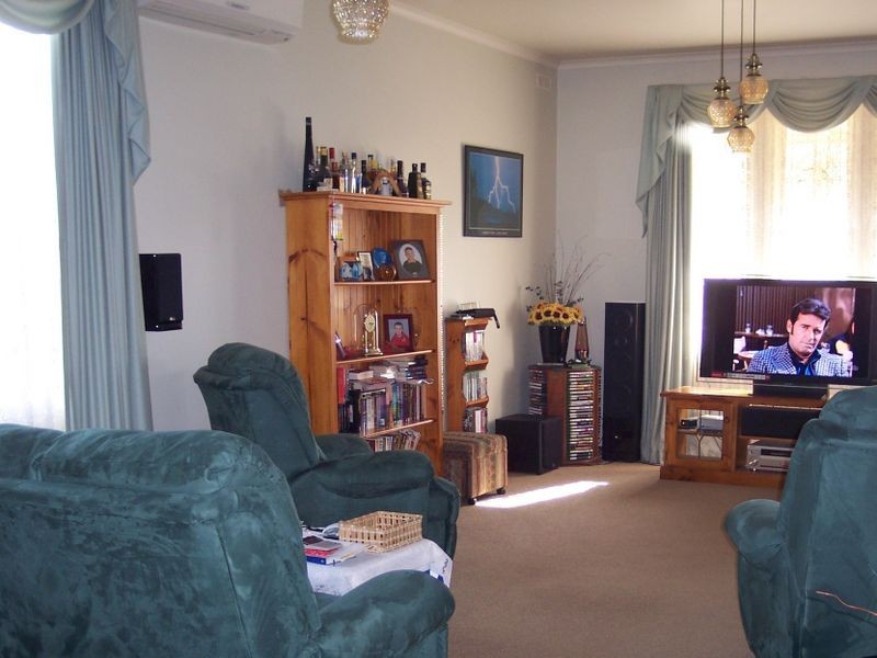 32 Carpenter Street, Maffra VIC 3860