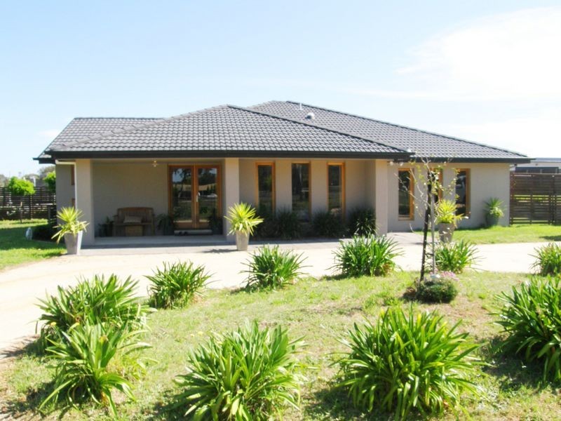 136 Sandy Creek Road, Maffra VIC 3860