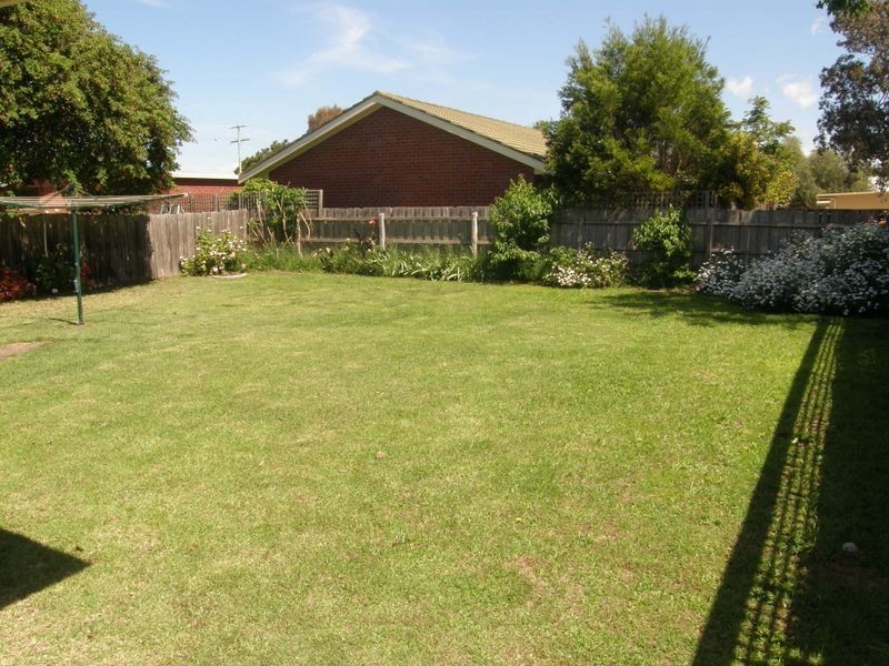 13 Pearson Street, Maffra VIC 3860