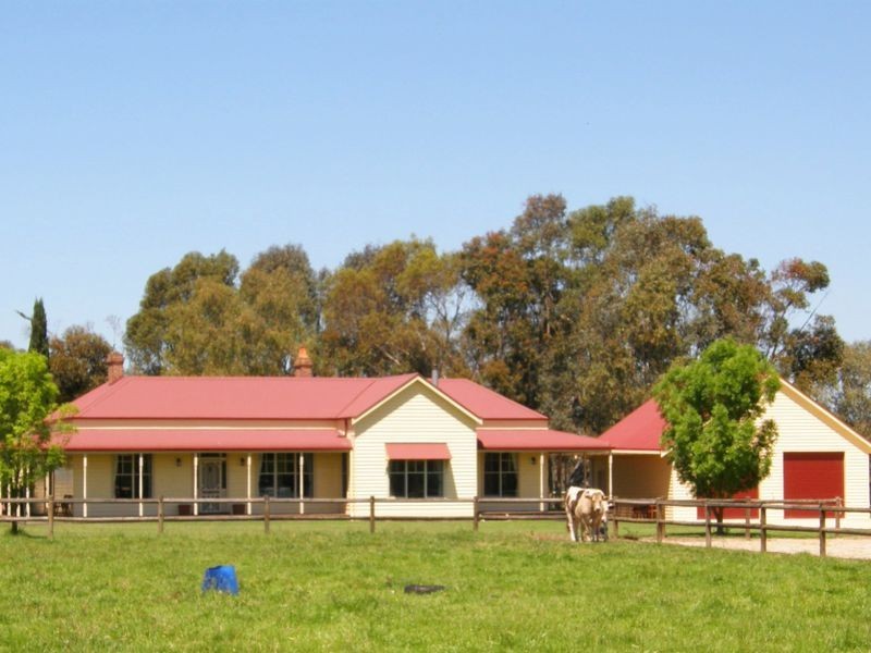 213 Sandy Creek Road, Maffra VIC 3860
