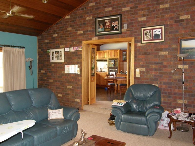 163-169 Victoria Street, Briagolong VIC 3860