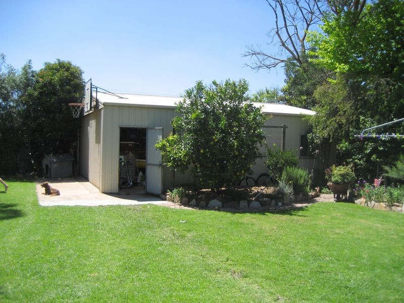 72 Knight Street, Maffra VIC 3860