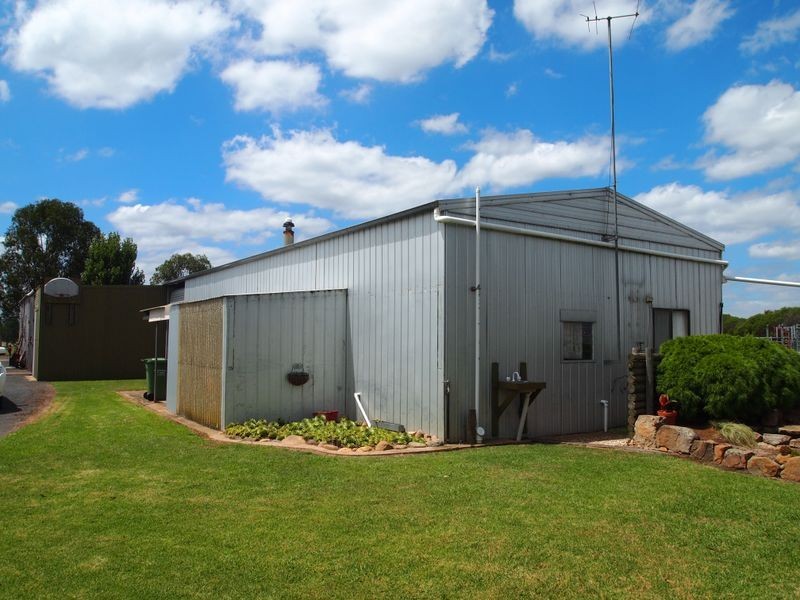 1301 Maffra-Briagolong Road, Bushy Park VIC 3860