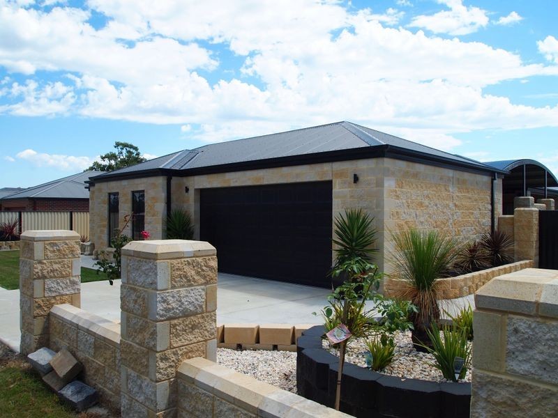 15 Lee Street, Stratford VIC 3862