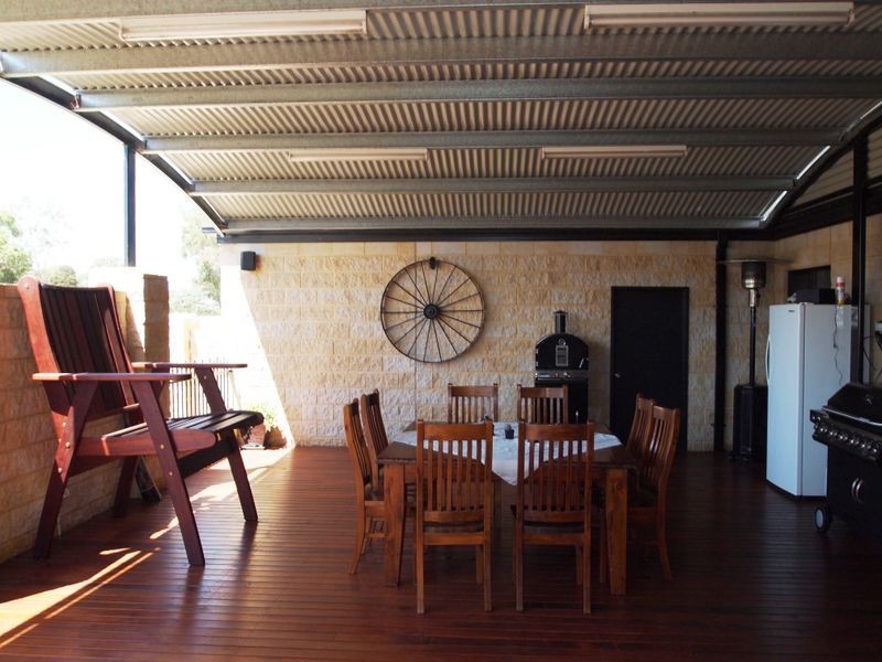 15 Lee Street, Stratford VIC 3862