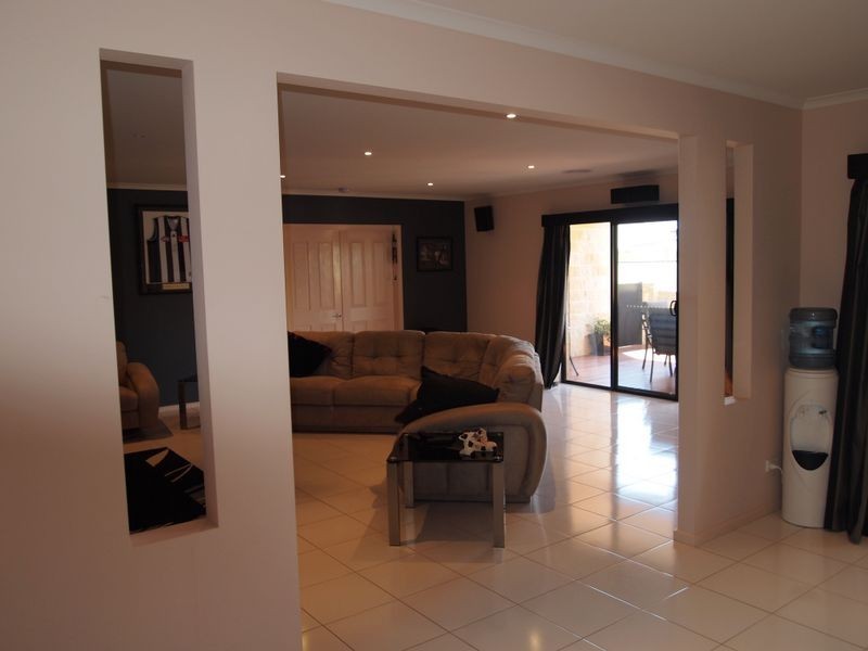 15 Lee Street, Stratford VIC 3862