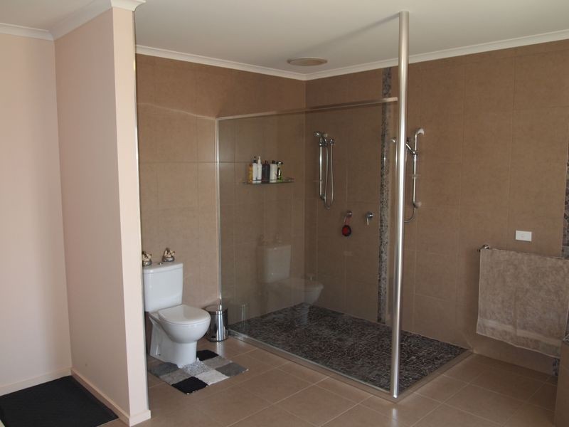 15 Lee Street, Stratford VIC 3862