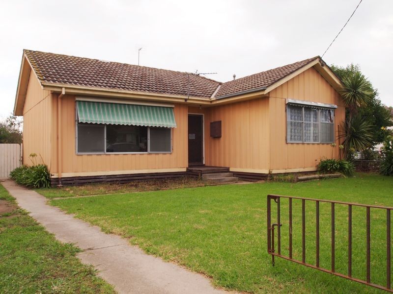 10 Knight Street, Maffra VIC 3860