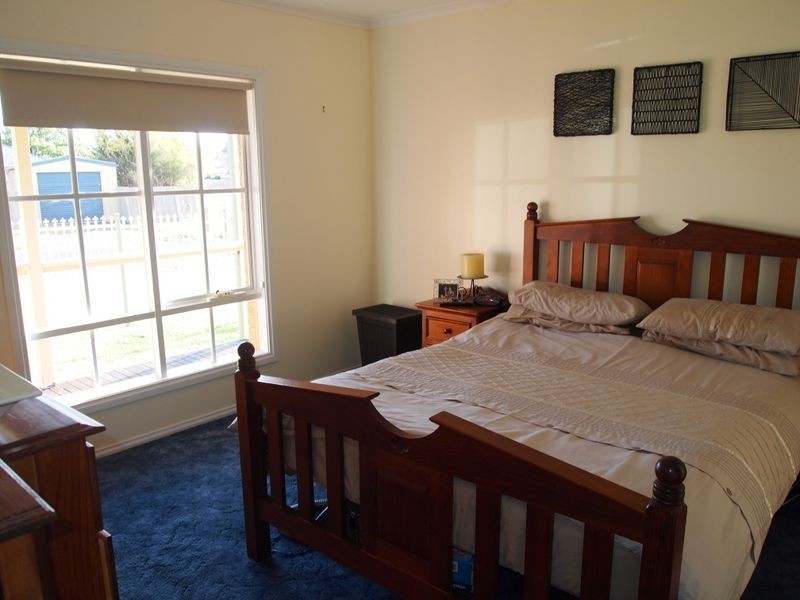 42 Sale Road, Maffra VIC 3860