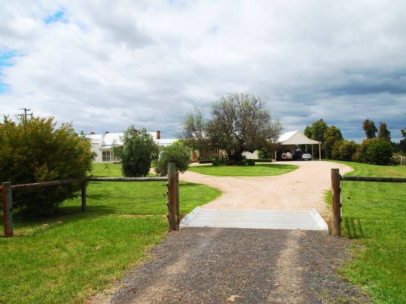 33 Grays Lane, Briagolong VIC 3860