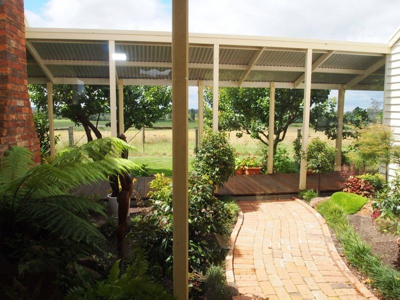 33 Grays Lane, Briagolong VIC 3860