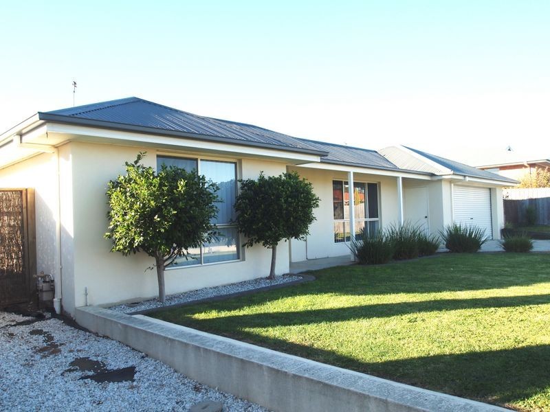 1 Cedarwood Drive, Maffra VIC 3860