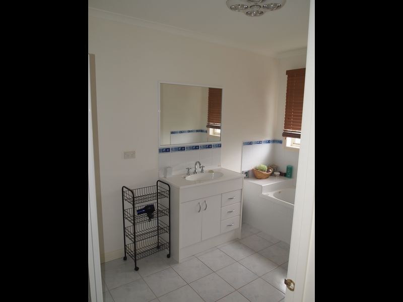 1 Cedarwood Drive, Maffra VIC 3860