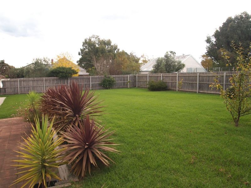 1 Cedarwood Drive, Maffra VIC 3860