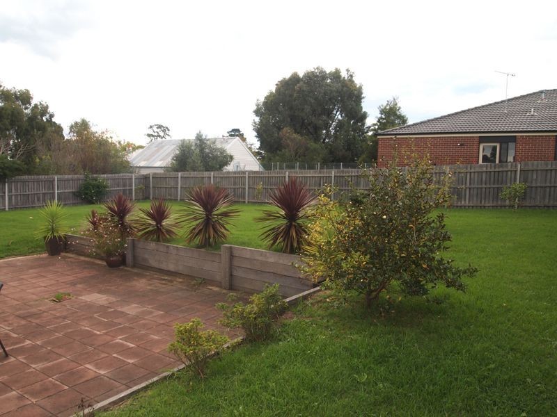 1 Cedarwood Drive, Maffra VIC 3860