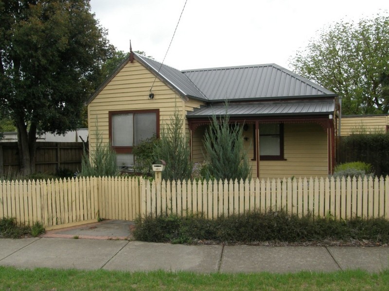 1 Powerscourt Street, Maffra VIC 3860