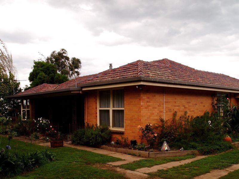 833 Sale Cowwarr Road, Nambrok VIC 3847